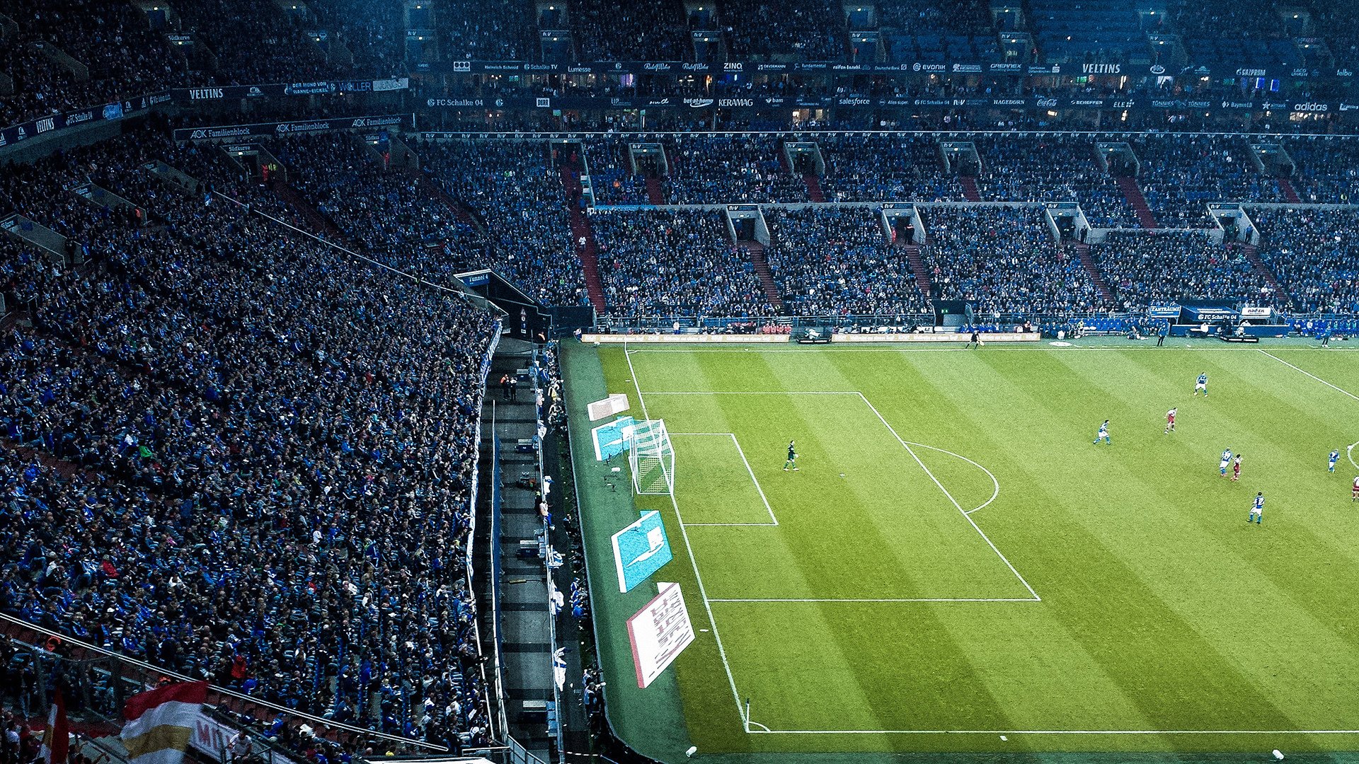 训练期间开展模拟比赛提高实战应变能力和位置转换效率,模拟训练采用的两种方式是什么